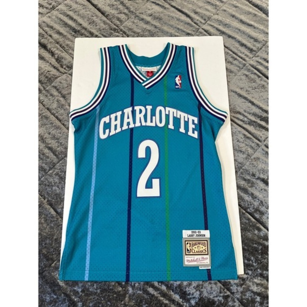 Mitchell & Ness Charlotte Hornets Larry Johnson Throwback 2 Jersey Unisex Small